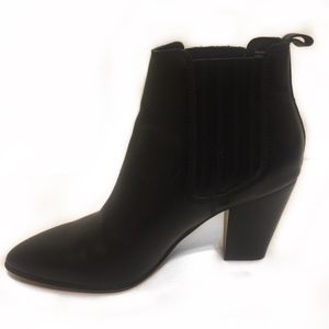 Aldo Pointy Toe Chelsea Ankle Boot Size 8.5